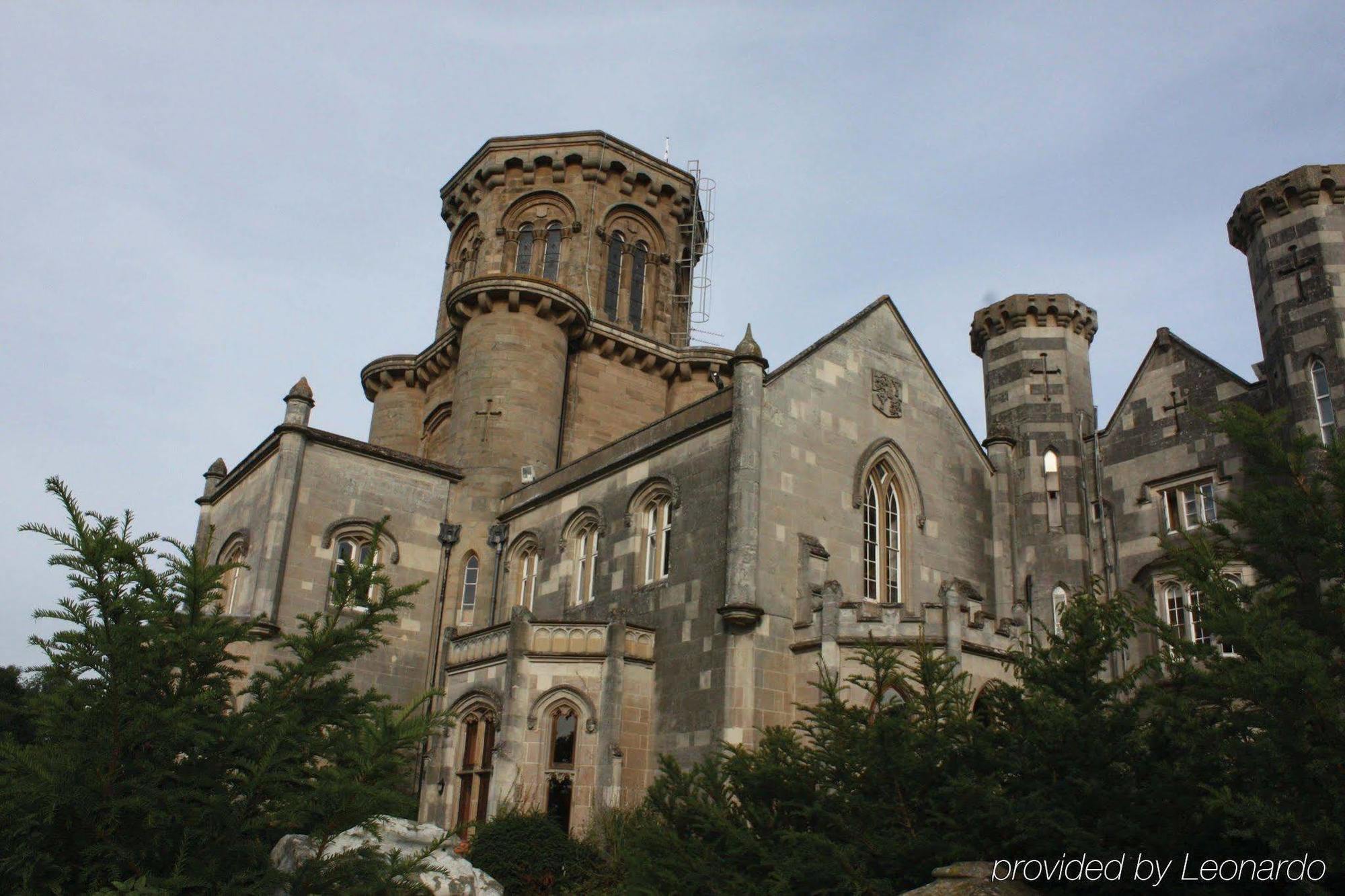 Hotel Studley Castle Exterior foto